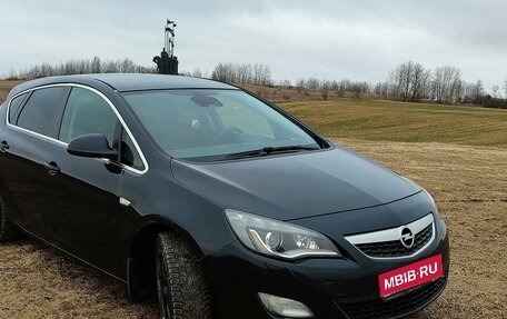 Opel Astra J, 2010 год, 655 000 рублей, 1 фотография