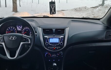 Hyundai Solaris II рестайлинг, 2013 год, 615 000 рублей, 11 фотография