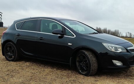 Opel Astra J, 2010 год, 655 000 рублей, 2 фотография