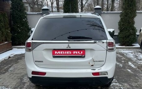 Mitsubishi Outlander III рестайлинг 3, 2012 год, 1 250 000 рублей, 9 фотография