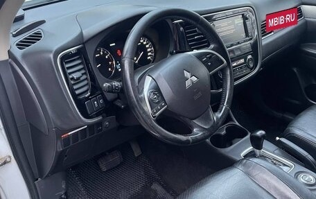 Mitsubishi Outlander III рестайлинг 3, 2012 год, 1 250 000 рублей, 8 фотография