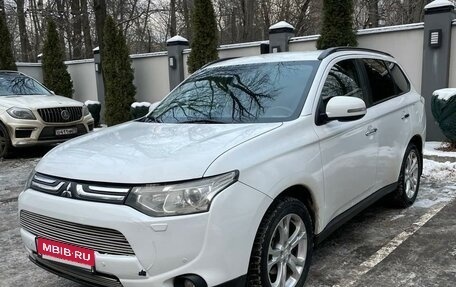 Mitsubishi Outlander III рестайлинг 3, 2012 год, 1 250 000 рублей, 4 фотография