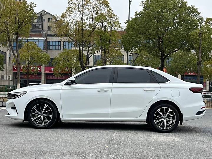 Geely Emgrand, 2022 год, 1 227 000 рублей, 6 фотография