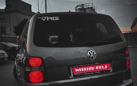 Volkswagen Touran III, 2009 год, 900 000 рублей, 1 фотография