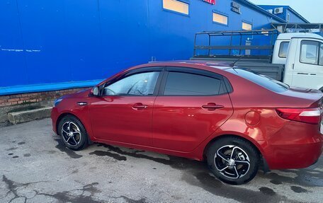 KIA Rio III рестайлинг, 2013 год, 800 000 рублей, 2 фотография