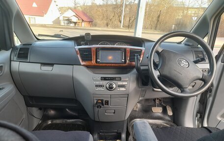 Toyota Noah III, 2006 год, 1 100 000 рублей, 3 фотография