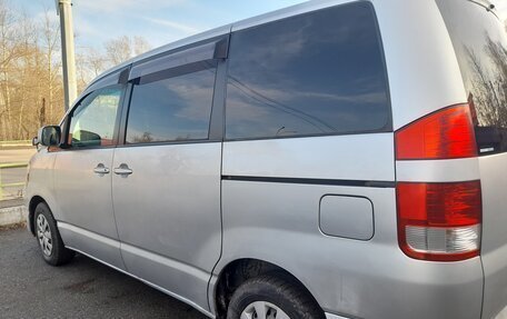 Toyota Noah III, 2006 год, 1 100 000 рублей, 7 фотография