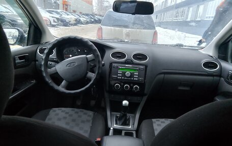 Ford Focus II рестайлинг, 2005 год, 250 000 рублей, 2 фотография