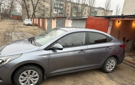 Hyundai Solaris II рестайлинг, 2019 год, 1 650 000 рублей, 2 фотография