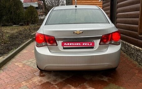 Chevrolet Cruze II, 2010 год, 660 000 рублей, 2 фотография