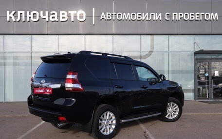 Toyota Land Cruiser Prado 150 рестайлинг 2, 2017 год, 3 650 000 рублей, 2 фотография