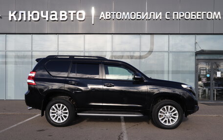 Toyota Land Cruiser Prado 150 рестайлинг 2, 2017 год, 3 650 000 рублей, 16 фотография