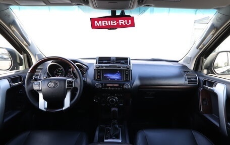 Toyota Land Cruiser Prado 150 рестайлинг 2, 2017 год, 3 650 000 рублей, 21 фотография