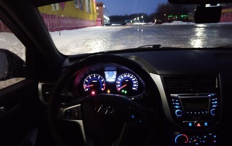 Hyundai Solaris II рестайлинг, 2013 год, 870 000 рублей, 14 фотография