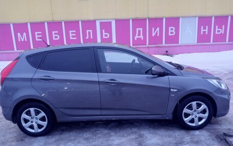 Hyundai Solaris II рестайлинг, 2013 год, 870 000 рублей, 23 фотография