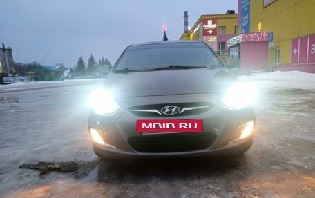 Hyundai Solaris II рестайлинг, 2013 год, 870 000 рублей, 19 фотография