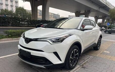 Toyota C-HR I рестайлинг, 2021 год, 2 099 999 рублей, 1 фотография