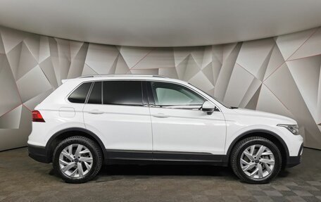 Volkswagen Tiguan II, 2021 год, 3 550 000 рублей, 6 фотография