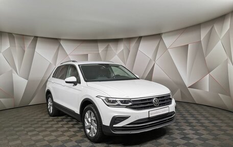 Volkswagen Tiguan II, 2021 год, 3 550 000 рублей, 3 фотография