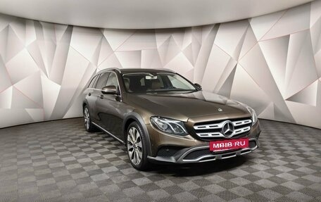 Mercedes-Benz E-Класс, 2017 год, 2 799 000 рублей, 3 фотография