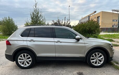 Volkswagen Tiguan II, 2018 год, 2 585 000 рублей, 3 фотография