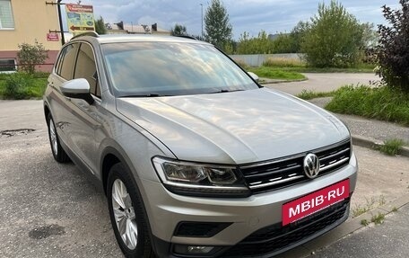 Volkswagen Tiguan II, 2018 год, 2 585 000 рублей, 2 фотография