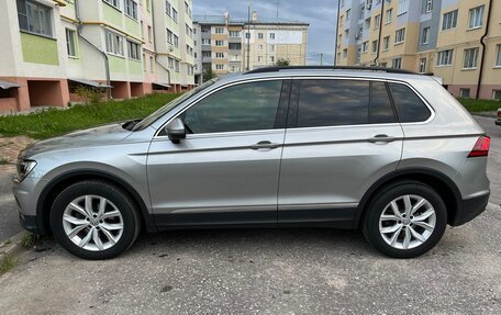 Volkswagen Tiguan II, 2018 год, 2 585 000 рублей, 9 фотография