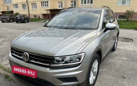 Volkswagen Tiguan II, 2018 год, 2 585 000 рублей, 11 фотография