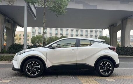 Toyota C-HR I рестайлинг, 2021 год, 2 099 999 рублей, 5 фотография