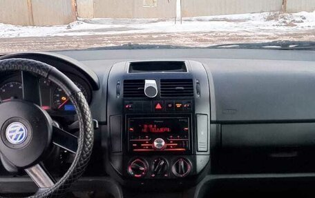 Volkswagen Polo IV рестайлинг, 2003 год, 350 000 рублей, 4 фотография