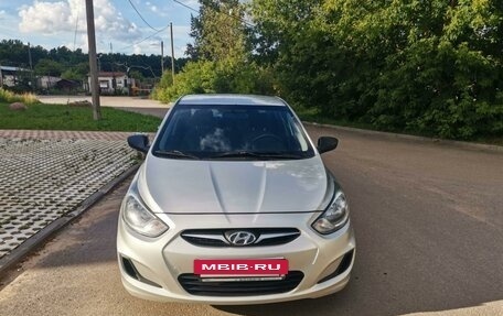 Hyundai Solaris II рестайлинг, 2013 год, 700 000 рублей, 4 фотография