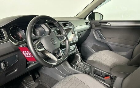 Volkswagen Tiguan II, 2020 год, 3 129 000 рублей, 11 фотография