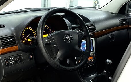 Toyota Avensis III рестайлинг, 2006 год, 749 000 рублей, 10 фотография