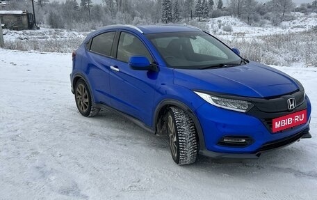 Honda Vezel, 2019 год, 2 400 000 рублей, 3 фотография