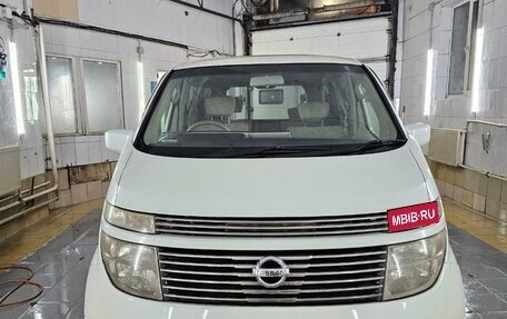 Nissan Elgrand III, 2004 год, 1 350 000 рублей, 1 фотография