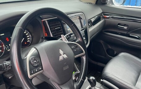 Mitsubishi Outlander III рестайлинг 3, 2014 год, 1 870 000 рублей, 15 фотография