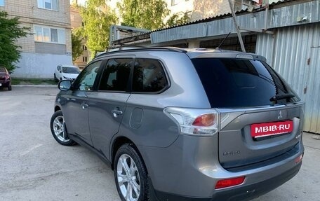 Mitsubishi Outlander III рестайлинг 3, 2012 год, 1 950 000 рублей, 4 фотография