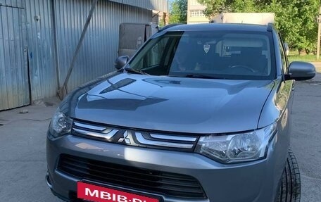 Mitsubishi Outlander III рестайлинг 3, 2012 год, 1 950 000 рублей, 3 фотография