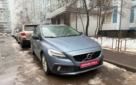 Volvo V40 Cross Country I, 2018 год, 2 300 000 рублей, 3 фотография