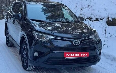 Toyota RAV4, 2016 год, 2 640 000 рублей, 10 фотография