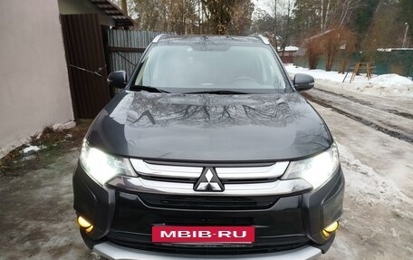 Mitsubishi Outlander III рестайлинг 3, 2016 год, 1 190 000 рублей, 4 фотография