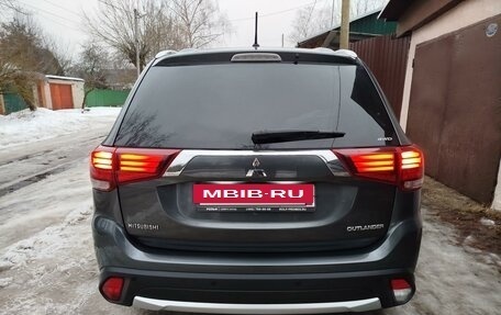 Mitsubishi Outlander III рестайлинг 3, 2016 год, 1 190 000 рублей, 20 фотография