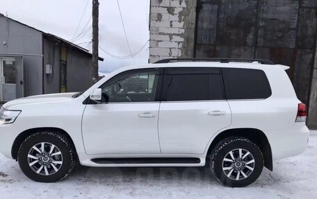 Toyota Land Cruiser 200, 2017 год, 6 000 000 рублей, 2 фотография