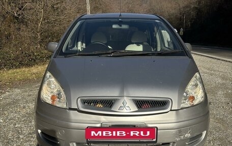 Mitsubishi Colt VI рестайлинг, 2003 год, 350 000 рублей, 2 фотография