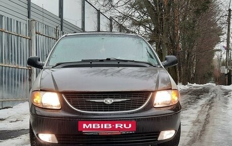 Chrysler Town & Country IV, 2001 год, 800 000 рублей, 3 фотография