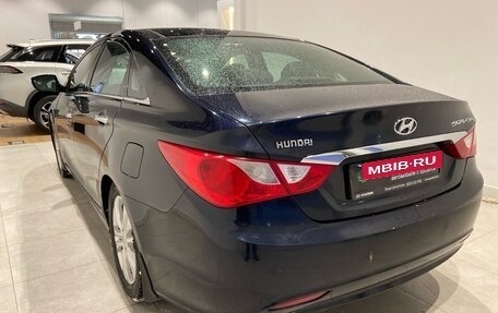 Hyundai Sonata VI, 2011 год, 1 100 000 рублей, 7 фотография