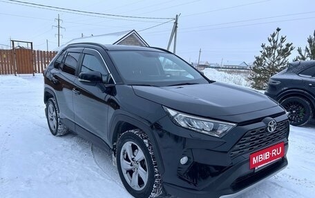 Toyota RAV4, 2020 год, 3 000 000 рублей, 3 фотография