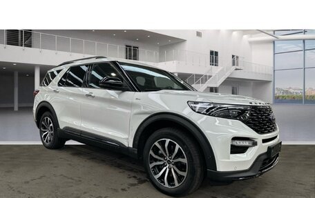 Ford Explorer VI, 2024 год, 8 270 000 рублей, 2 фотография