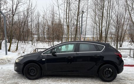 Opel Astra J, 2011 год, 550 000 рублей, 2 фотография