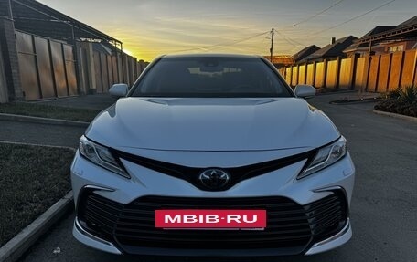 Toyota Camry, 2022 год, 3 950 000 рублей, 3 фотография